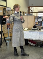 Silja-Elisa Laitonen Huittisten pääkirjastolla 22.4.2025